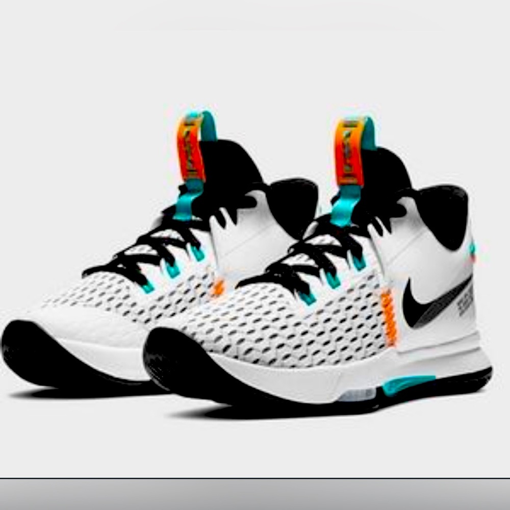 LeBron Witness 5 size 8 men's sneakers